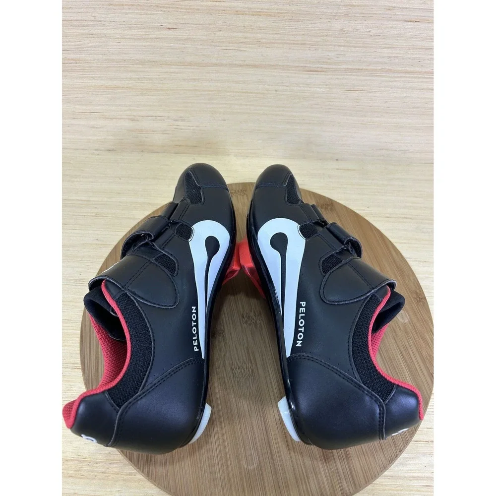 Peloton indoor cycling